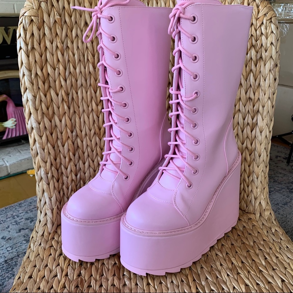 New in box YRU Pink Dune Platform Boots